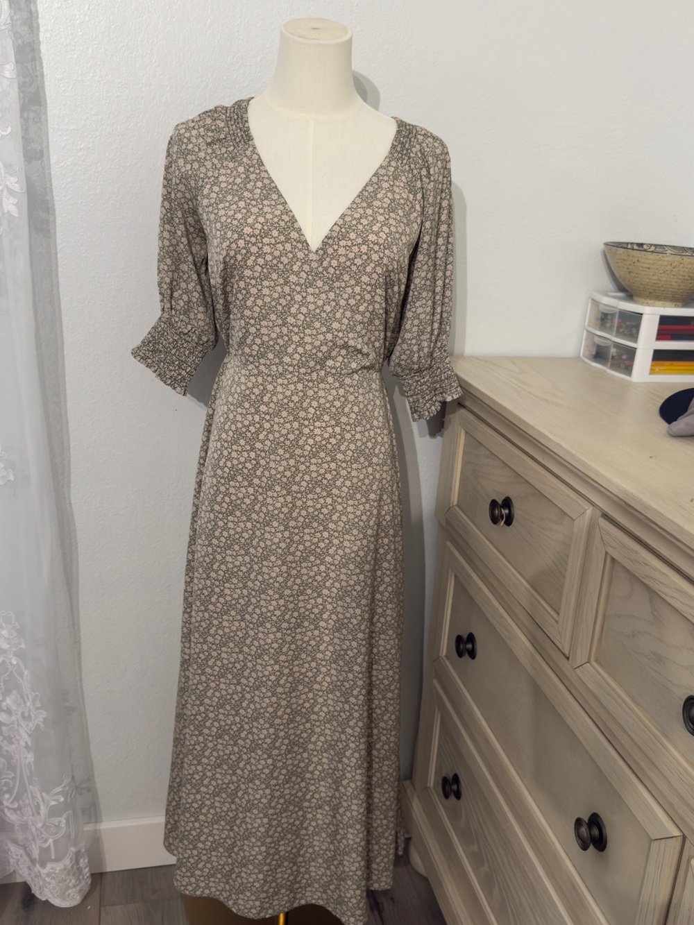 Lulu's Taupe Floral Maxi Dress with V-Neck